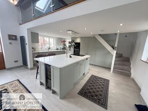 Open Plan Breakfast Kitchen- click for photo gallery